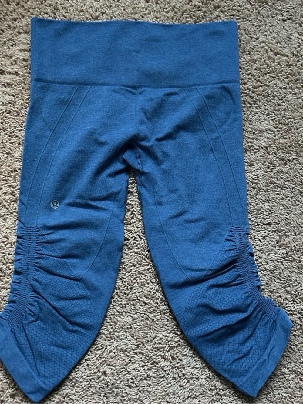 Lululemon Women's 4 Blue Cropped Scrunched Sides Leggings